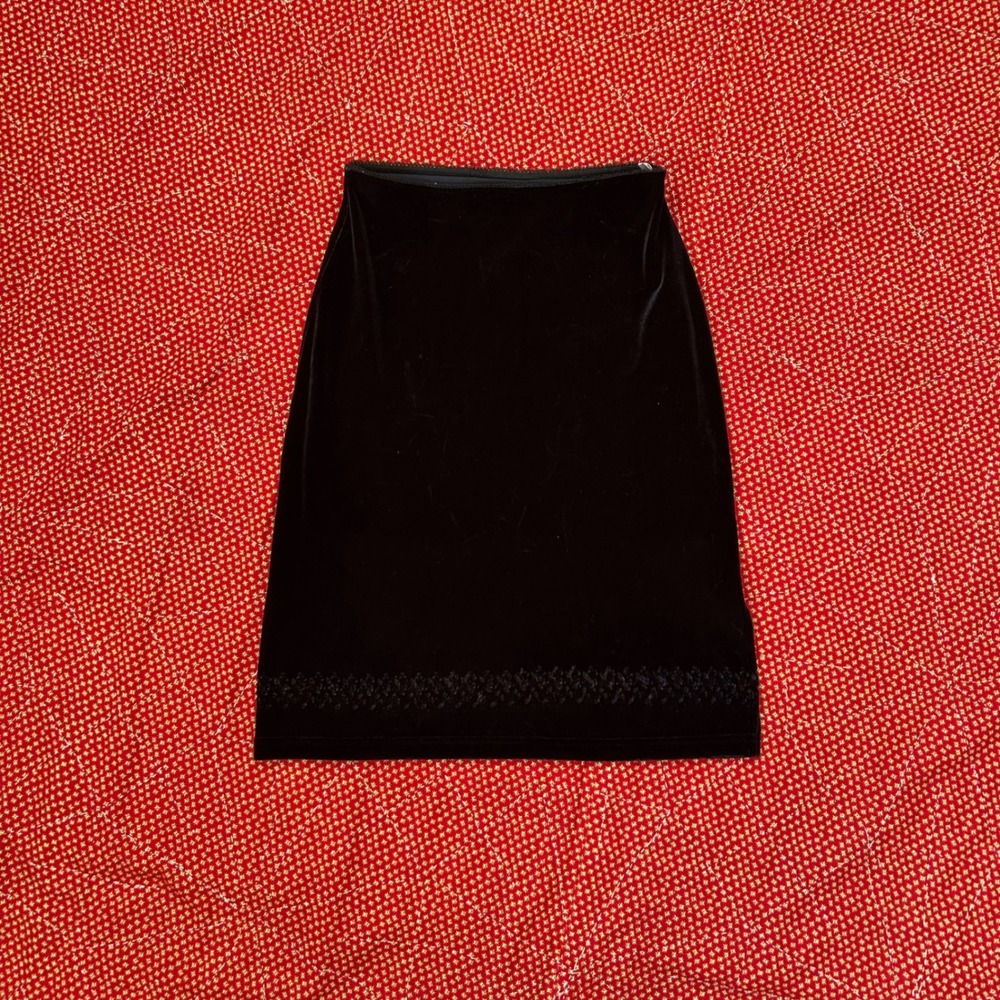 Traffic Black Velvet midi Skirt floral Hem Vintage 90s Y2K Coquette Twee